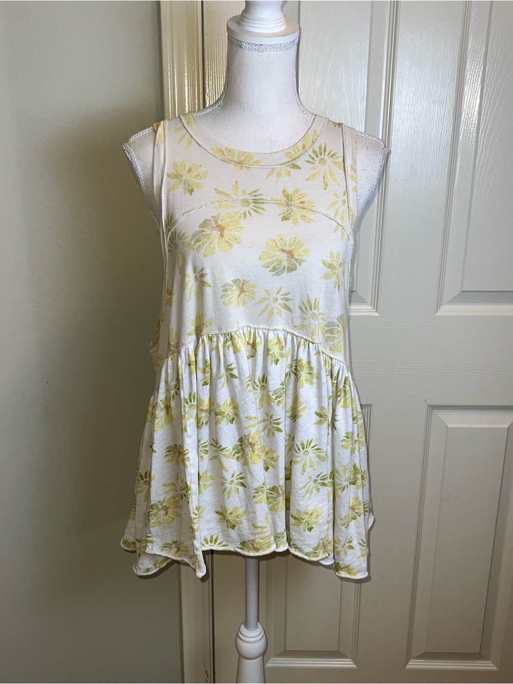 FREE PEOPLE Oversized Floral & Leaf Print Tank Top